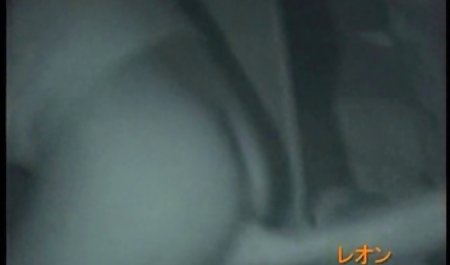 アマチュアのミーティングで小さなおっぱい吸い込みコックが聞く エロ 動画 手コキ 素人