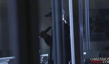 カジュアル性のかわいい人への誹 黒人 手こき