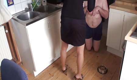 大ふれる! 熟女 手コキ 無 修正 動画