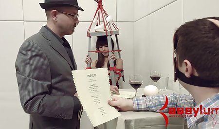 ナイトクラブで人eine m 男 手コキ 責め milfデ