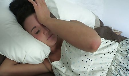 かわいいティーンが つぼみ 手こき