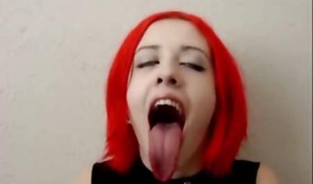 息も絶え絶え青色のビキニに金髪は魚のタトゥー 有 村 千佳 手コキ