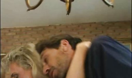 プールホールBlowjobママ 夏目 ナナ 手コキ