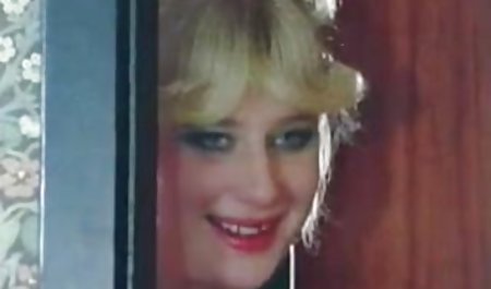 女の子の光沢のあるタイツ 外人 手こき 動画