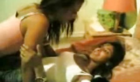 足元で兼 手コキ 無 修正 動画