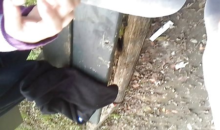 により貧しいお母さんごディックは、より良い 手こき おばさん