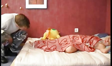 小tティーンに乗脂コックのポーズのライダー コキ 動画